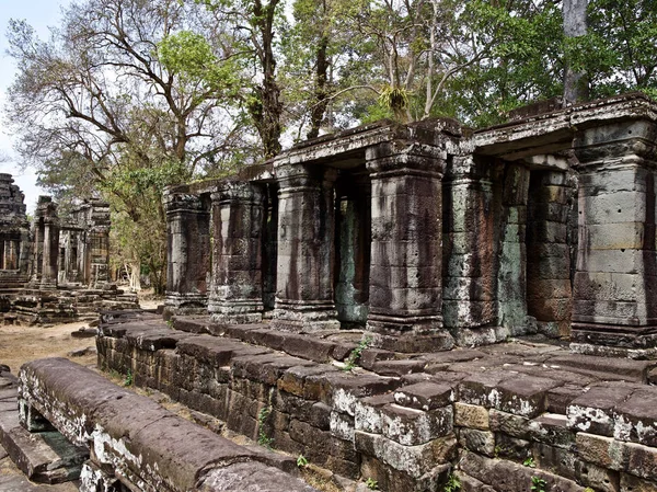 Architectuur van de oude tempel complex Angkor, Siem Reap — Stockfoto