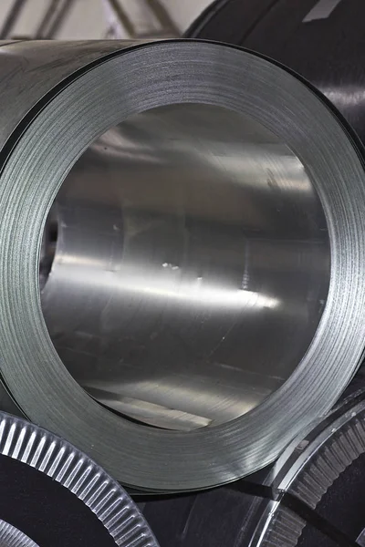 Stokta soğuk haddelenmiş galvanizli çelik ruloları