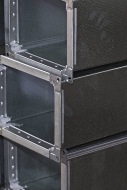 Çeşitli havalandırma sistemleri için galvanizli sacdan yapılmış elemanlar ve parçalar