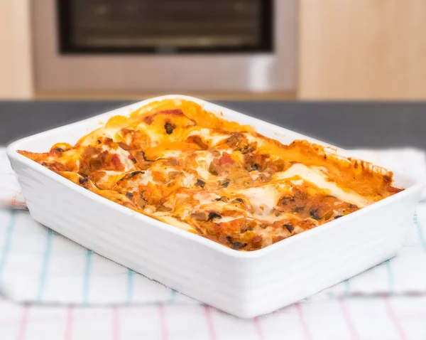 Vegetariánské Lasagne Jen Ovan Připraven Řezu Sada Ostření Přední Osy — Stock fotografie
