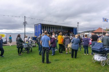 Largs, İskoçya, İngiltere - Eylül 2018: Bazı eğlence yıllık gıda Festivali zevk Largs ziyaretçilere çok gerekli Turizm İskoç kasabaya getiren Viking Festivali ile birlikte düzenlenen.