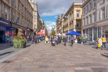Glasgow City, İskoçya, İngiltere - 22 Eylül 2018: Bir çok meşgul Buchanon Street, Glasgow şehir merkezinde ziyaret edenler ve alışveriş alanına ile meşgul.