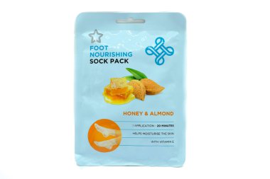 Largs, İskoçya, İngiltere - 21 Aralık 2018: Karışık içerik paketlenmesi yapılmış gibi İngiltere'de geri dönüşümlü değildir ambalaj paketinde ayak çorap markalı Superdrug.