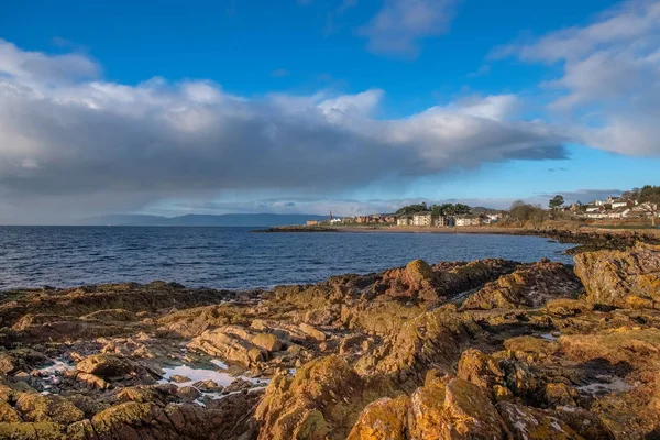 Місто Місті Largs Посеред Ферт Клайд Західному Узбережжі Шотландії Дивлячись — стокове фото