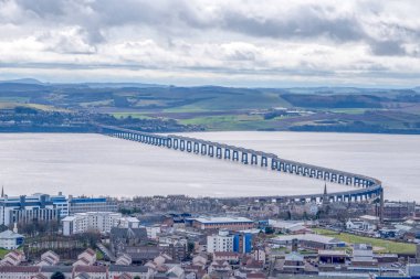 Dundee hukuk Dundee Iskoçya 'dan Tay Demiryolu Köprüsü.