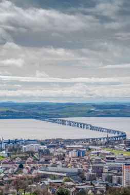 Dundee hukuk Dundee Iskoçya 'dan Tay Demiryolu Köprüsü.
