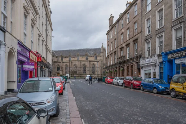 Ulice Union do kostela svatého Mary v centru města Dundee — Stock fotografie