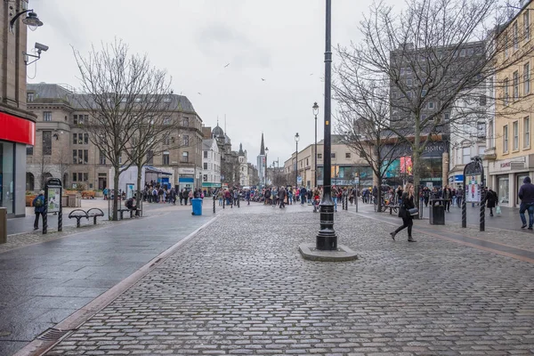 High Street nel centro di Dundee con la sua impressionante pannocchia — Foto Stock