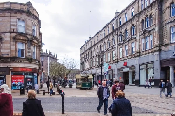 Centrum města Dundee, které se dívá na náměstí Commercial St — Stock fotografie