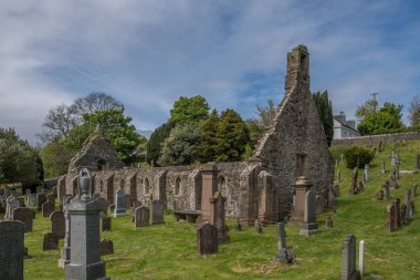 Kirkoswold Kirk Harabeleri ve Güney Ayrshire Scotlan Eski Kirkyard