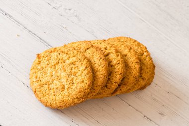 Fırından Çıkmış Ufalanmış Yulaflı Bisküvi 