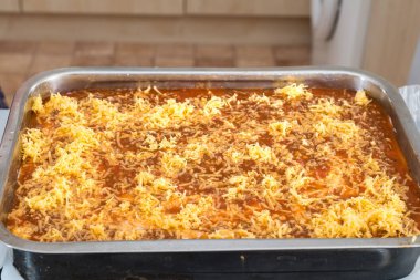 Granma's Home Ovan.Büyükanne Tarifi için hazır lazanya.