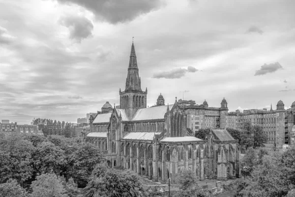 Vue de la nécropole à la cathédrale de Glasgow et l'ol — Photo
