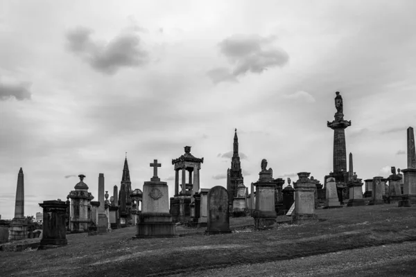 Architecture ancienne à Glasgow La nécropole est un cimetière victorien — Photo