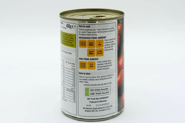 Irvine Scotland 2020年3月8日 Morrisonsイタリアのプラムトマトは リサイクル可能な錫缶とリングプルリッドで作られています リサイクル記号と調理指示を表示するラベル — ストック写真