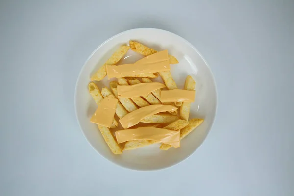 Batatas Fritas Queijo Prato Isolado Sobre Fundo Branco — Fotografia de Stock