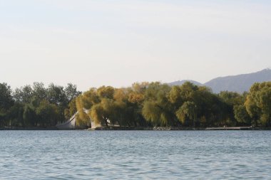 Pekin, Çin - 1 Kasım 2016, Yaz Sarayında 17 Arch Köprüsü