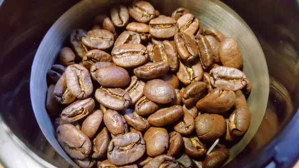 ダークローストコーヒー豆の背景 — ストック写真