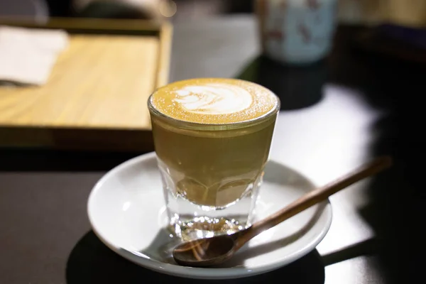 Cucchiaio Tazza Caffè Sul Tavolo — Foto Stock