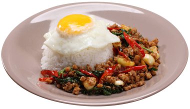 Nasi Goreng kırpma yolu ile beyaz arkaplanda izole edildi