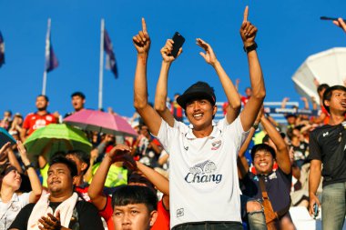 : Suphanburi, Thailand - 01 Temmuz 2018: Fan club: Suphanburi futbol kulübü duygu rekabet ile deniz kuvvetleri futbol kulübü arasında Tayland Futbol Ligi