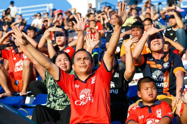 : Suphanburi, Thailand - 01 Temmuz 2018: Fan club: Suphanburi futbol kulübü duygu rekabet ile deniz kuvvetleri futbol kulübü arasında Tayland Futbol Ligi