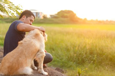Adam altın geri almak
