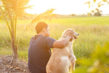 Adam altın geri almak