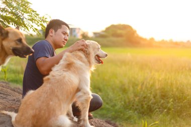 Adam altın geri almak