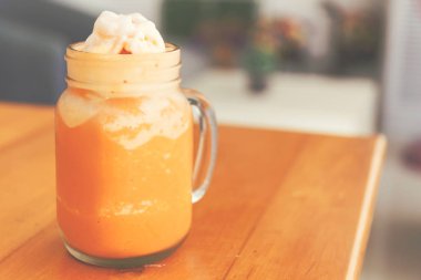 Tay süt lütyiye smoothie.