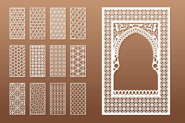 Arapça pencere şablonları ve lazer kesim için 12 gizlilik panelleri bir dizi. Oryantal geleneksel tarzda dizayn. İle kağıt, vinil, kontrplak, tahta kesme