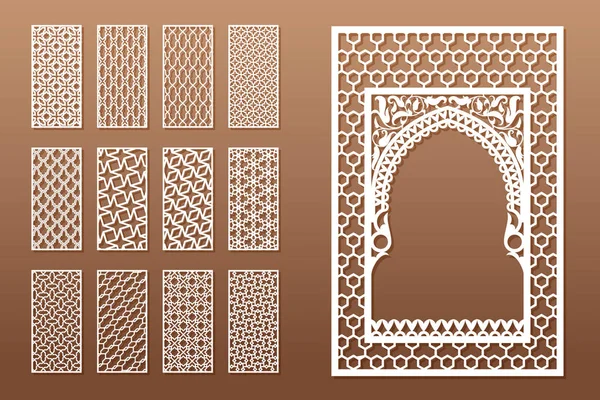 Una serie di modelli di finestre arabe e 12 pannelli privacy per il taglio laser. Design in stile orientale tradizionale. Attraverso il taglio di carta, vinile, compensato, legno . — Vettoriale Stock