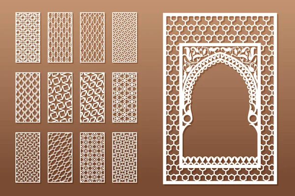 Arapça pencere şablonları ve lazer kesim için 12 gizlilik panelleri bir dizi. Oryantal geleneksel tarzda dizayn. İle kağıt, vinil, kontrplak, tahta kesme.