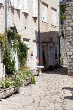 Boka Kotor Bay Perast eski şehirde Ortaçağ sokak, Mon