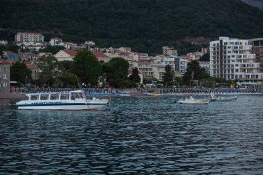 Petrovac, Karadağ - 20 Temmuz 2018: Denizden Petro'ya bakış