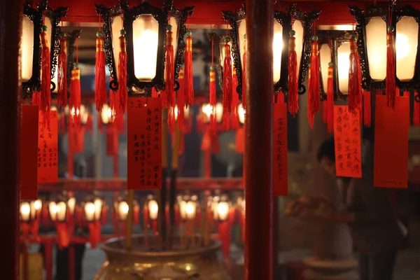 Hodně Červené Lucerny Visící Přáním Hongkongu Chrámu — Stock fotografie