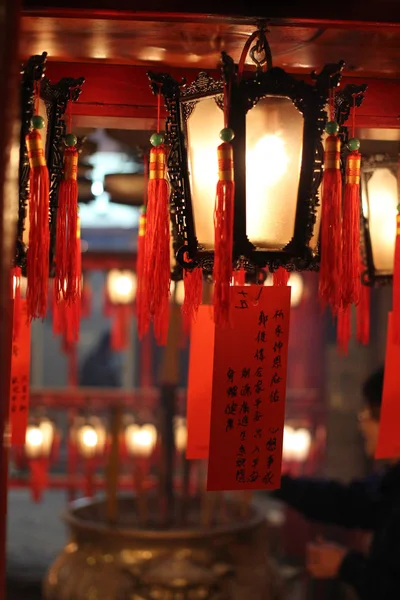 Desejo Chainese Foi Escrito Papel Vermelho Pendurado Com Lanterna — Fotografia de Stock