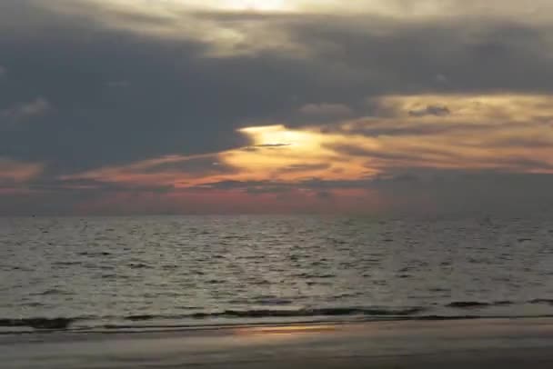 Solnedgången Till Mörkt Vid Nang Rong Beach Cholburi Thailand — Stockvideo