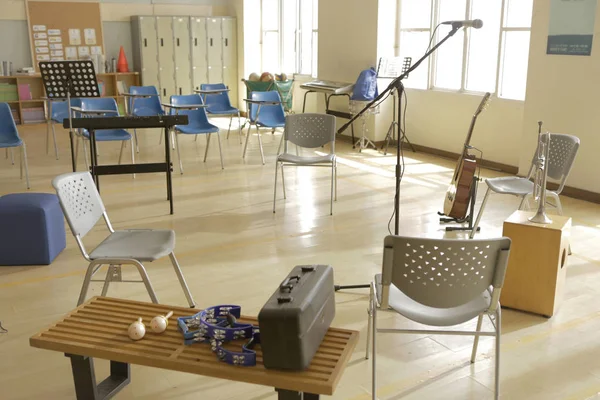 Aula de música temporal en el gimnasio 2 — Foto de Stock