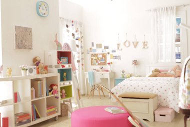 bir sürü şey pastel renk sevimli genç kız yatak odasında dekore edilmiş