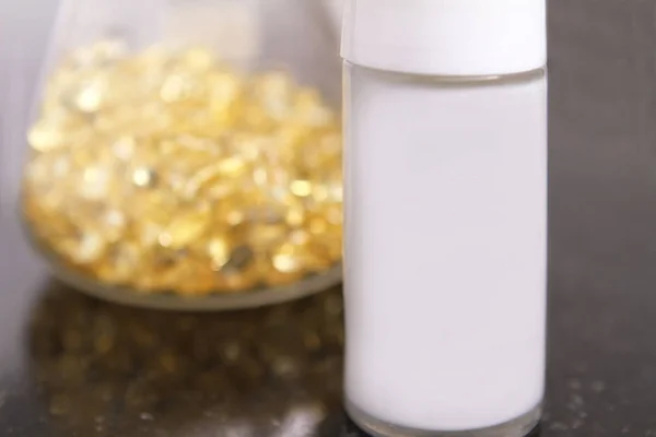 Prázdné Tělo Bílé Láhve Dejte Vědou Erlenmeyerova Baňka Vitaminy — Stock fotografie