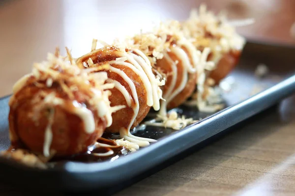 Takoyaki Japon restoranında servis yaptı