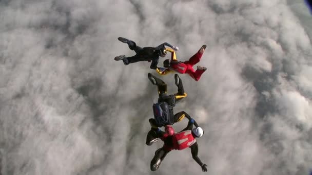 parachutiste sportif construire une figure en chute libre. Concept de sport extrême .