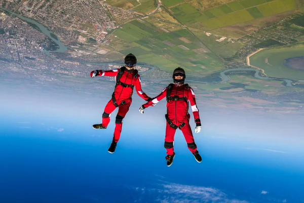 Zwei Fallschirmspringer Bauen Freien Fall Eine Figur Extremsportkonzept — Stockfoto