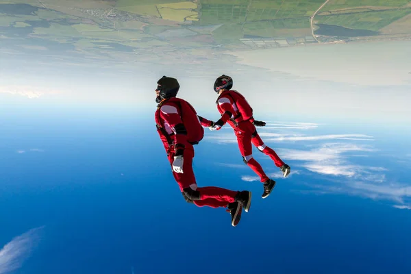 Twee Sportparachutisten Bouwen Een Figuur Vrije Val Extreem Sportconcept — Stockfoto