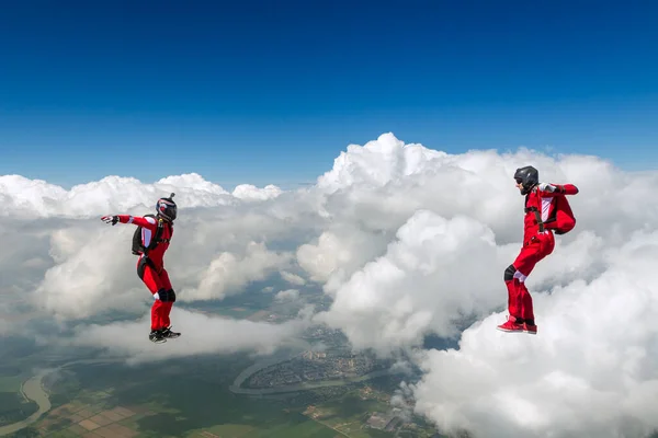 Deux Parachutistes Sportifs Construisent Une Figure Chute Libre Concept Sport — Photo