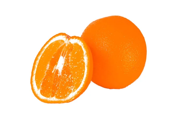 Fruta Naranja Brillante Madura Aislada Sobre Fondo Blanco — Foto de Stock