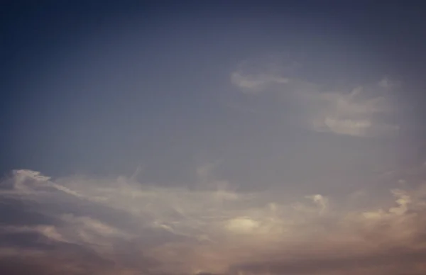 Vacker Mörk Himmel Med Moln Solnedgången Kväll — Stockfoto