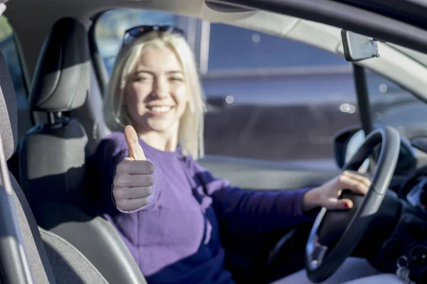 Beautiful Woman Car Driving Street Gesturing Thumb — Stock Photo, Image