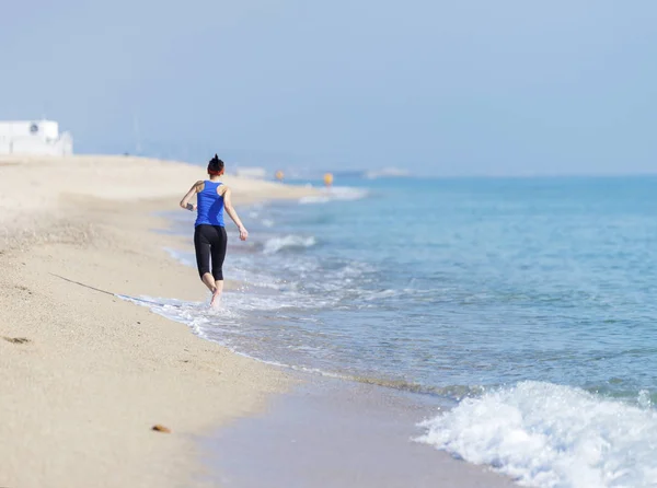 Жінки Здійснюють Пляжі Біг — стокове фото